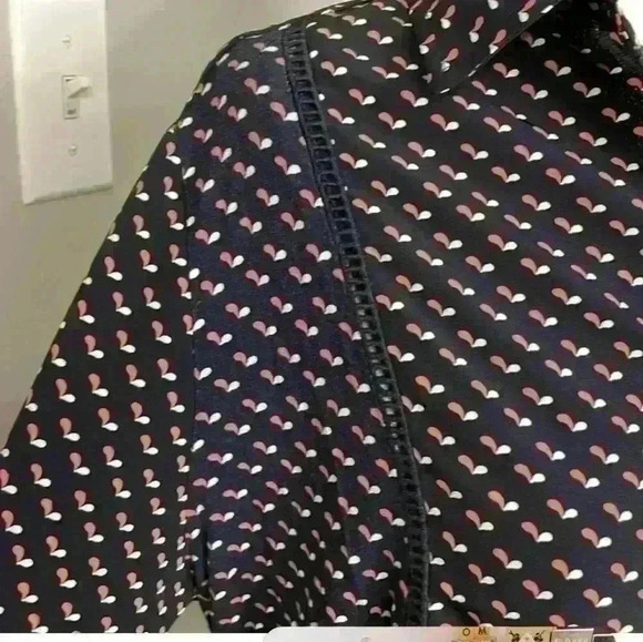 Ann Taylor Long Sleeve Mixed Media Top Size small - Picture 6 of 6